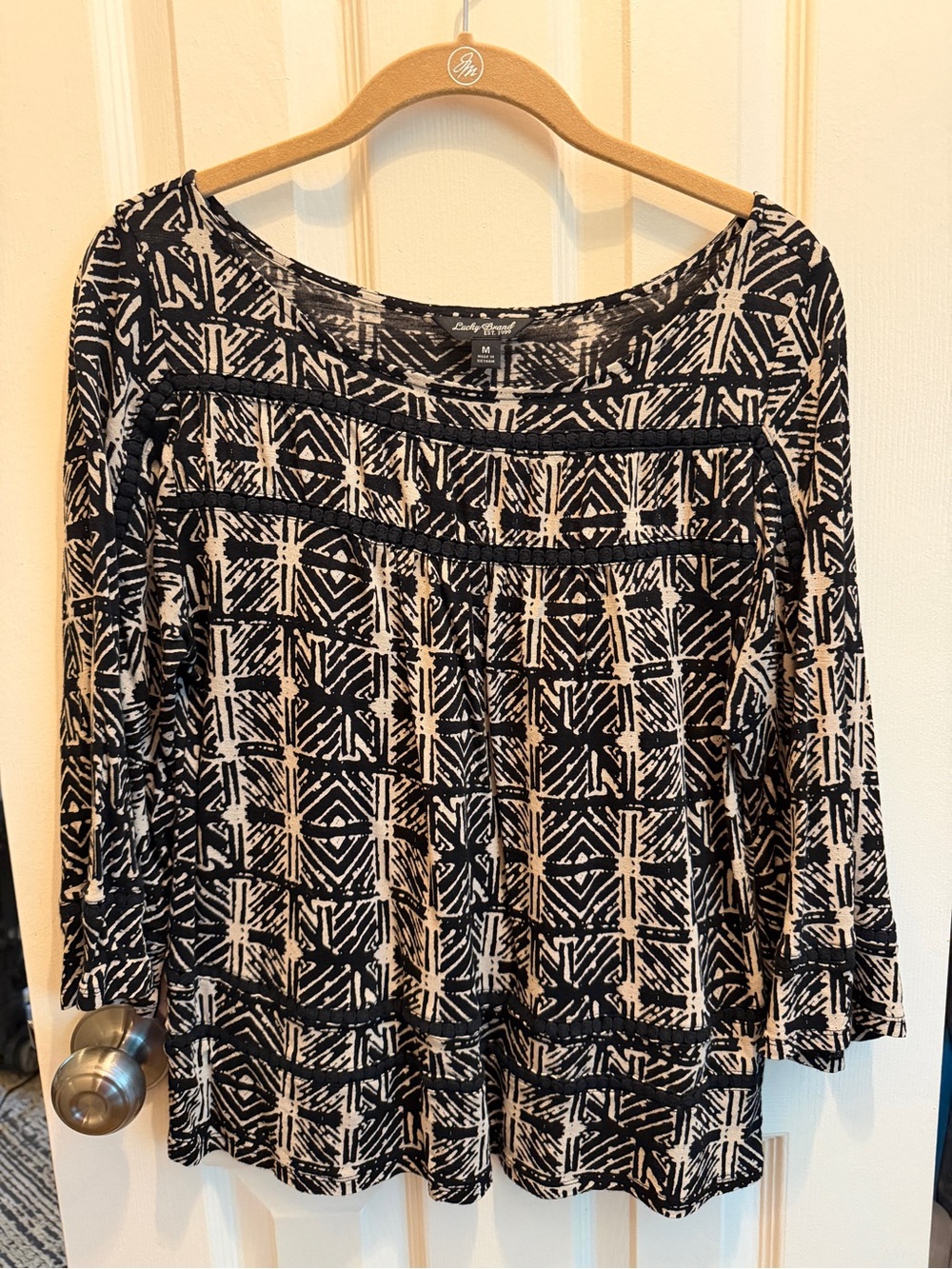 Lucky Brand rayon 3/4 sleeve lightweight printed babydoll top size Medium.